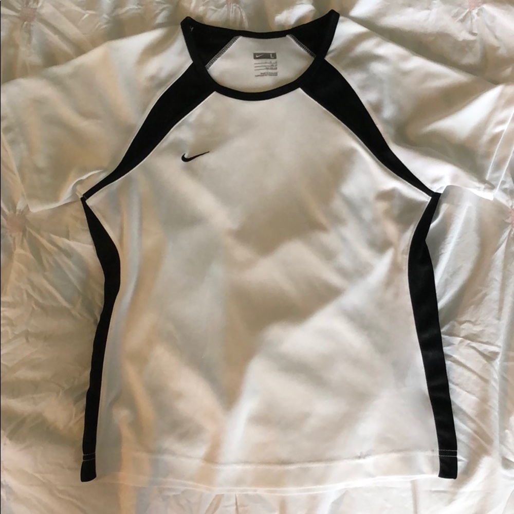 Nike B/W YL Tee